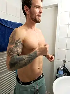 Mystery Mark online show from February 4, 6:03 pm