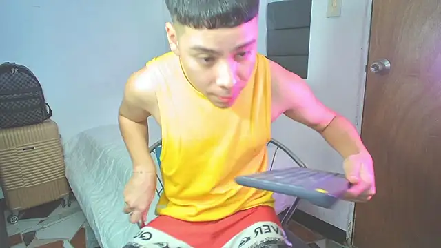 Lucastorrez01 online show from November 16, 4:42 pm