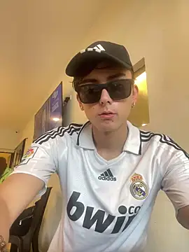 Boyfriend-Hot online show from December 4, 1:07 pm