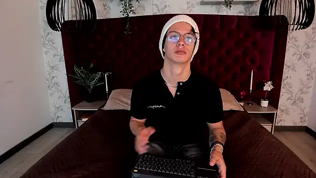 Brandon starkk online show from January 18, 12:18 pm