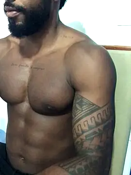 Nicolau 25 online show from November 17, 8:34 pm