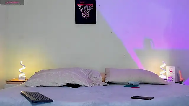 blorelopez online show from April 14, 10:53 pm