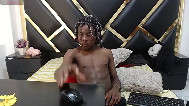NoahJhonson69 online show from June 1, 6:19 pm