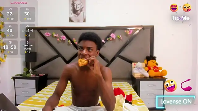 NoahJhonson69 online show from April 8, 11:31 am