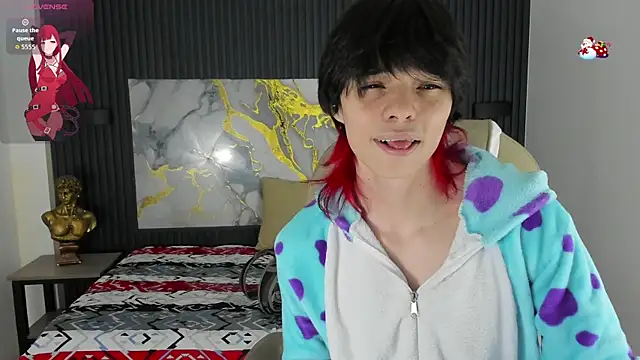 Sylasfrost online show from December 16, 8:05 pm