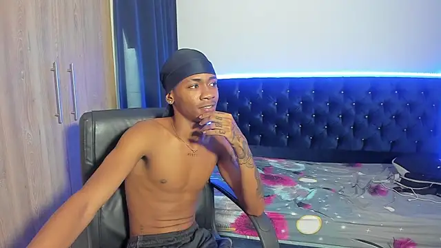 iteban boy online show from November 19, 1:44 pm