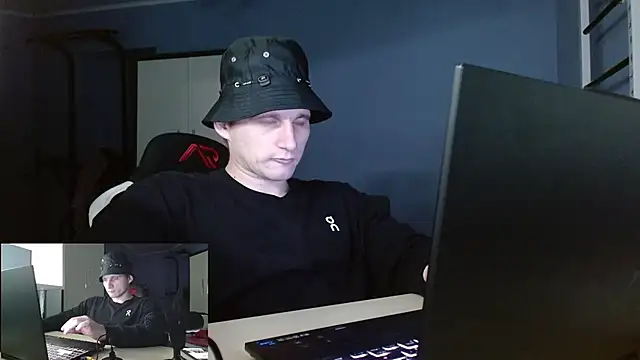 Poliglotjoe1 online show from February 6, 9:23 pm