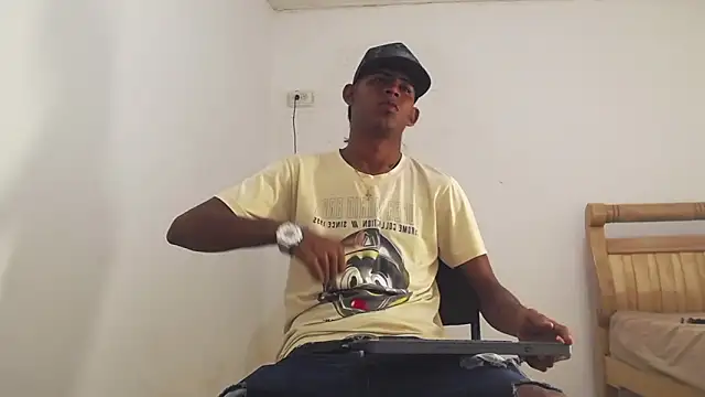 black boy22  online show from December 14, 2:29 am