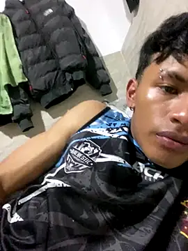 andres0diaz online show from December 3, 6:19 am