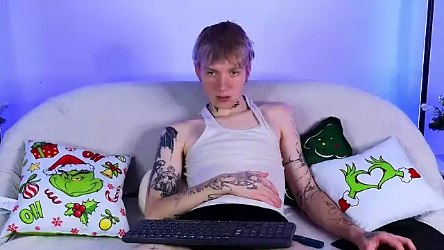 TRAVIS CLAS online show from December 5, 9:11 pm