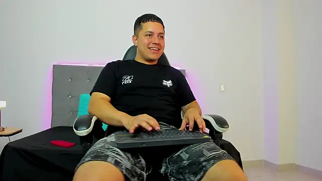 bry hill online show from December 3, 1:28 pm