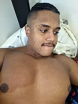 alejandromartinez18 online show from June 21, 4:23 pm