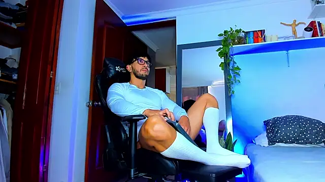 JotaCeliz online show from May 4, 7:26 pm