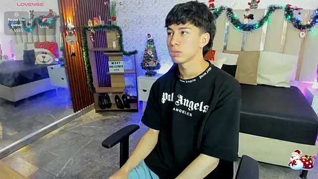 kaelwolf tay online show from December 22, 7:33 pm