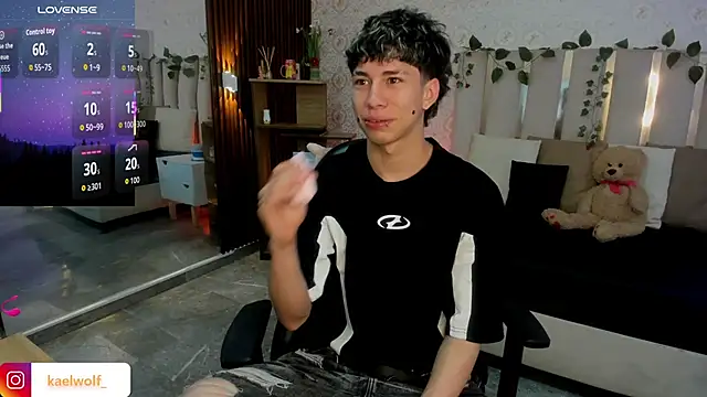 kaelwolf tay online show from January 31, 7:11 pm