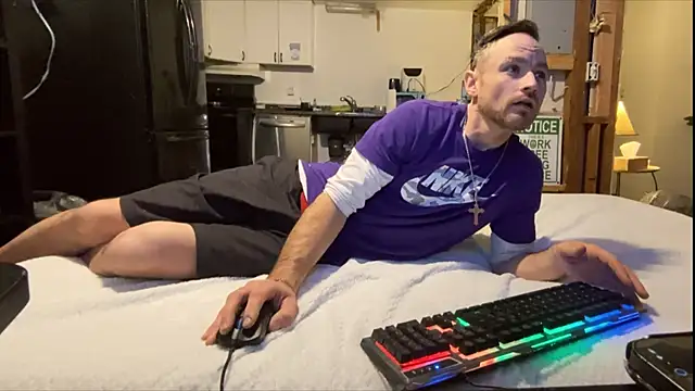 famous1tad online show from November 29, 2:08 pm