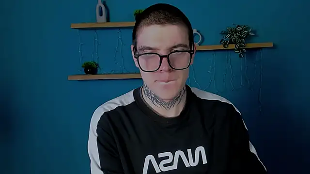 drew soft  online show from December 18, 7:54 pm