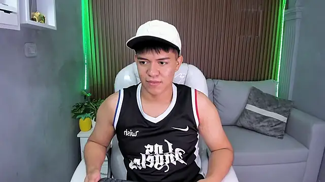 Paul 27  online show from December 4, 4:08 am