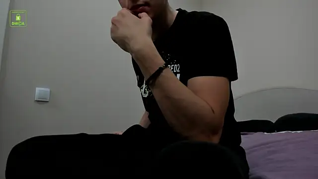 Johny Travolta online show from December 4, 12:12 pm