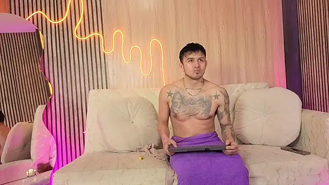 kingbrakly online show from December 3, 3:45 am