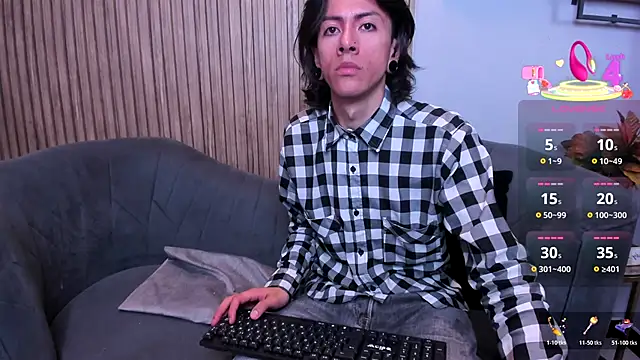 LiamShelby online show from December 14, 3:13 am