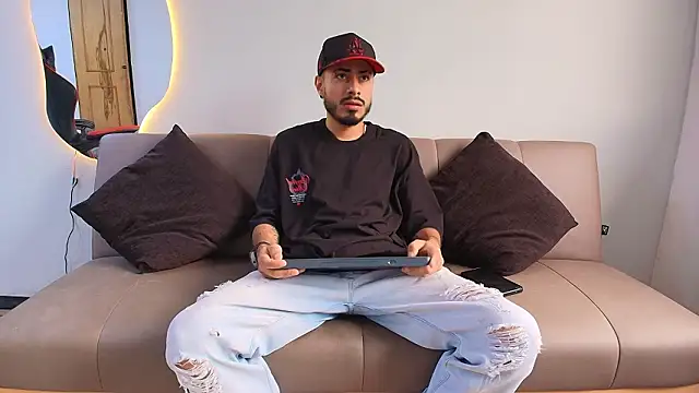 MatthewCullen online show from February 26, 9:16 pm