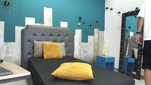 brian tattoo online show from December 4, 2:24 pm