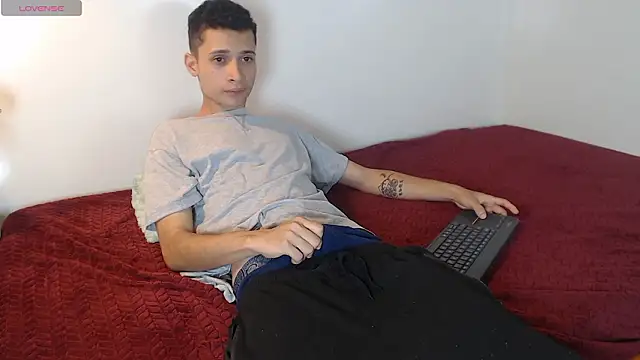 LucassSmith11 online show from February 19, 6:59 pm