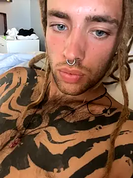 toekkie online show from December 17, 6:42 am