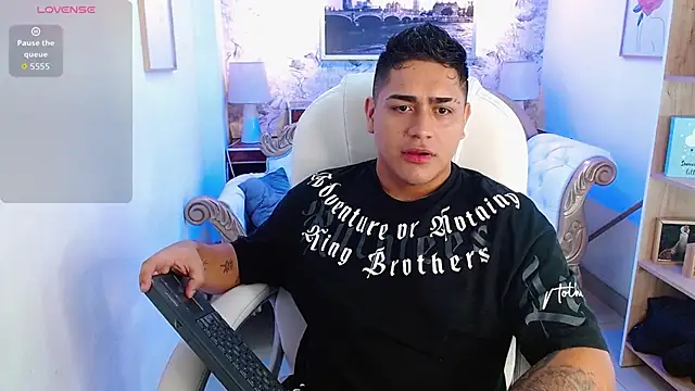 aroon 12 online show from December 4, 11:39 am