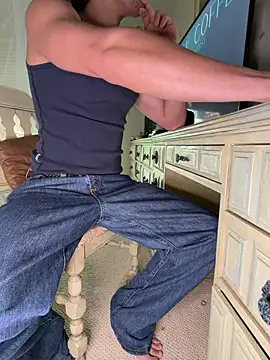 lionel66878 online show from December 17, 8:37 pm