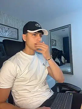 Lander Cruz online show from February 16, 8:29 pm