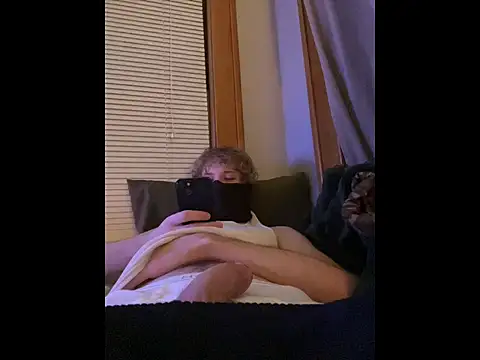 skawwm online show from December 3, 9:04 am