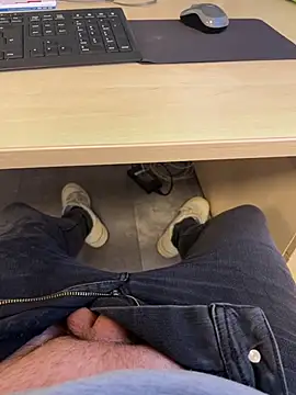 Dodo2223 online show from February 24, 4:30 pm