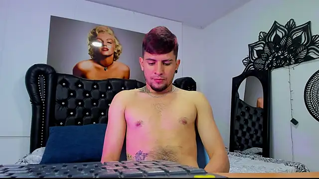 vaalentiino online show from December 5, 5:53 pm