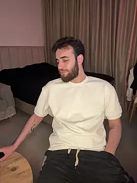 2HARDKURT online show from February 20, 6:42 pm