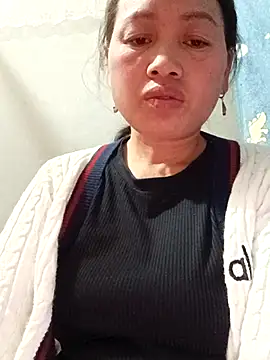 Luckyy03 online show from December 19, 7:33 pm