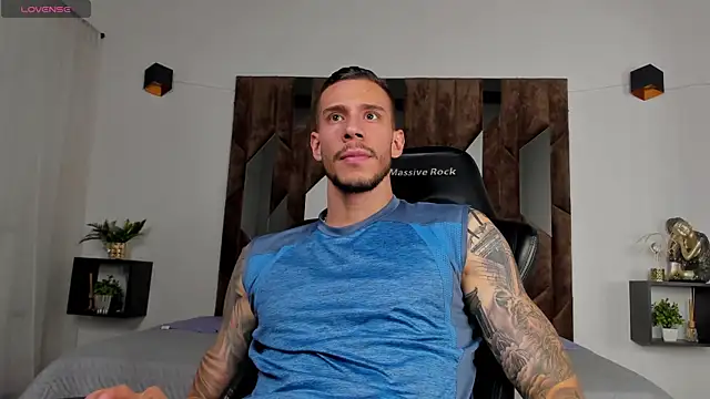 J king   online show from April 13, 8:09 pm