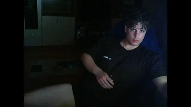 GymGuy0505 online show from January 18, 11:18 pm