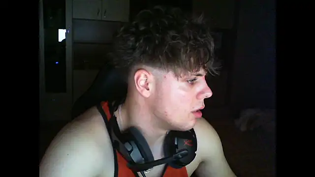 GymGuy0505 online show from December 16, 11:01 pm