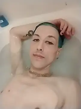 AskAveryAnything online show from March 5, 1:24 am