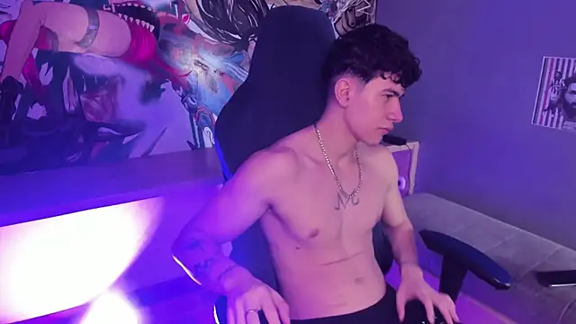 Criss Adams online show from March 1, 2:33 am