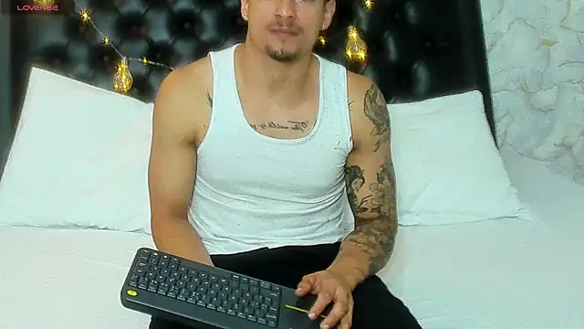 sergiostonne 01 online show from December 16, 3:24 am