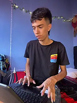 Juan Gomezz26 online show from April 6, 9:26 pm