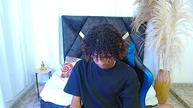 angelll18  online show from February 27, 9:47 pm