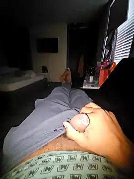 Gnax1 online show from December 17, 8:21 am