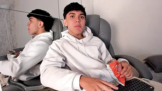  TaylorBlack online show from March 16, 11:36 am