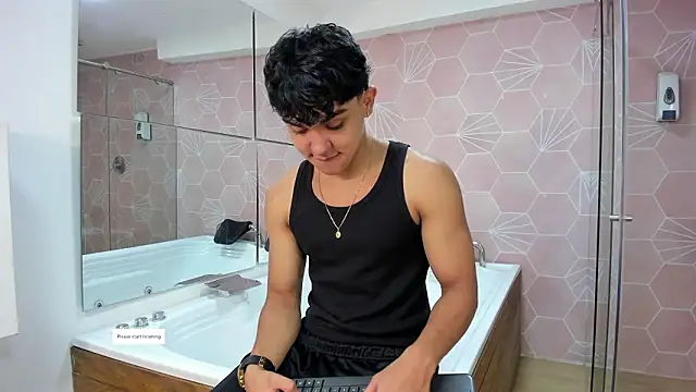  TaylorBlack online show from February 13, 11:48 am