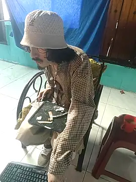 sk8-boy online show from February 5, 1:51 pm