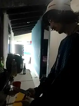 sk8-boy online show from January 18, 3:14 pm